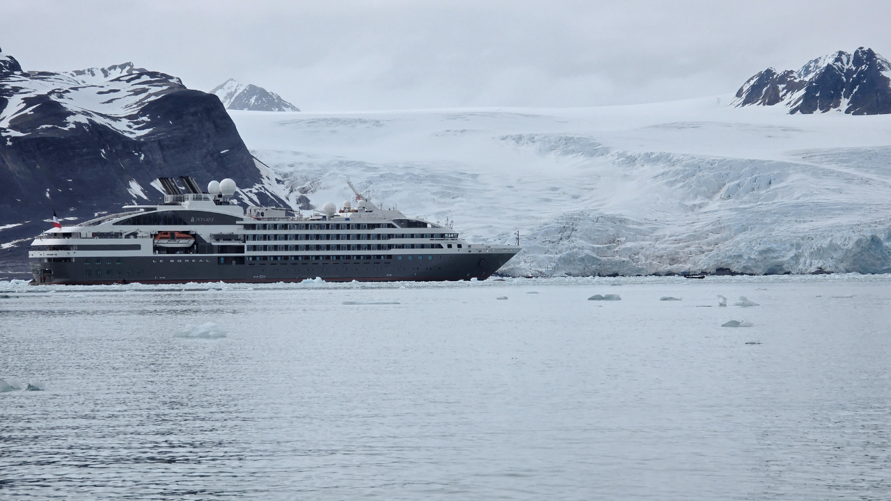 Expedición Ártica a bordo del Le Boréal: 7 días inolvidables