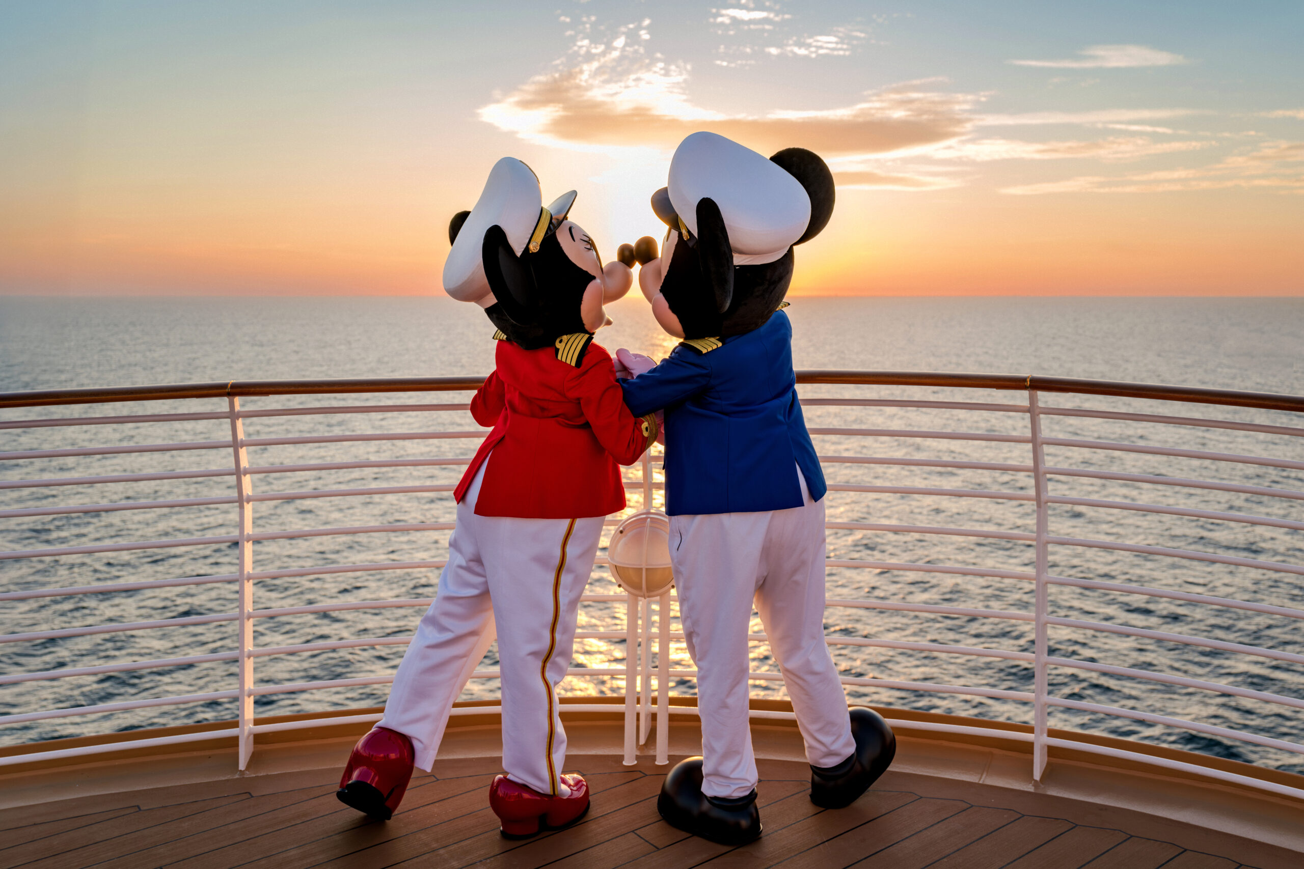 Navegando hacia la magia: nuestro viaje inaugural en el Disney Destiny