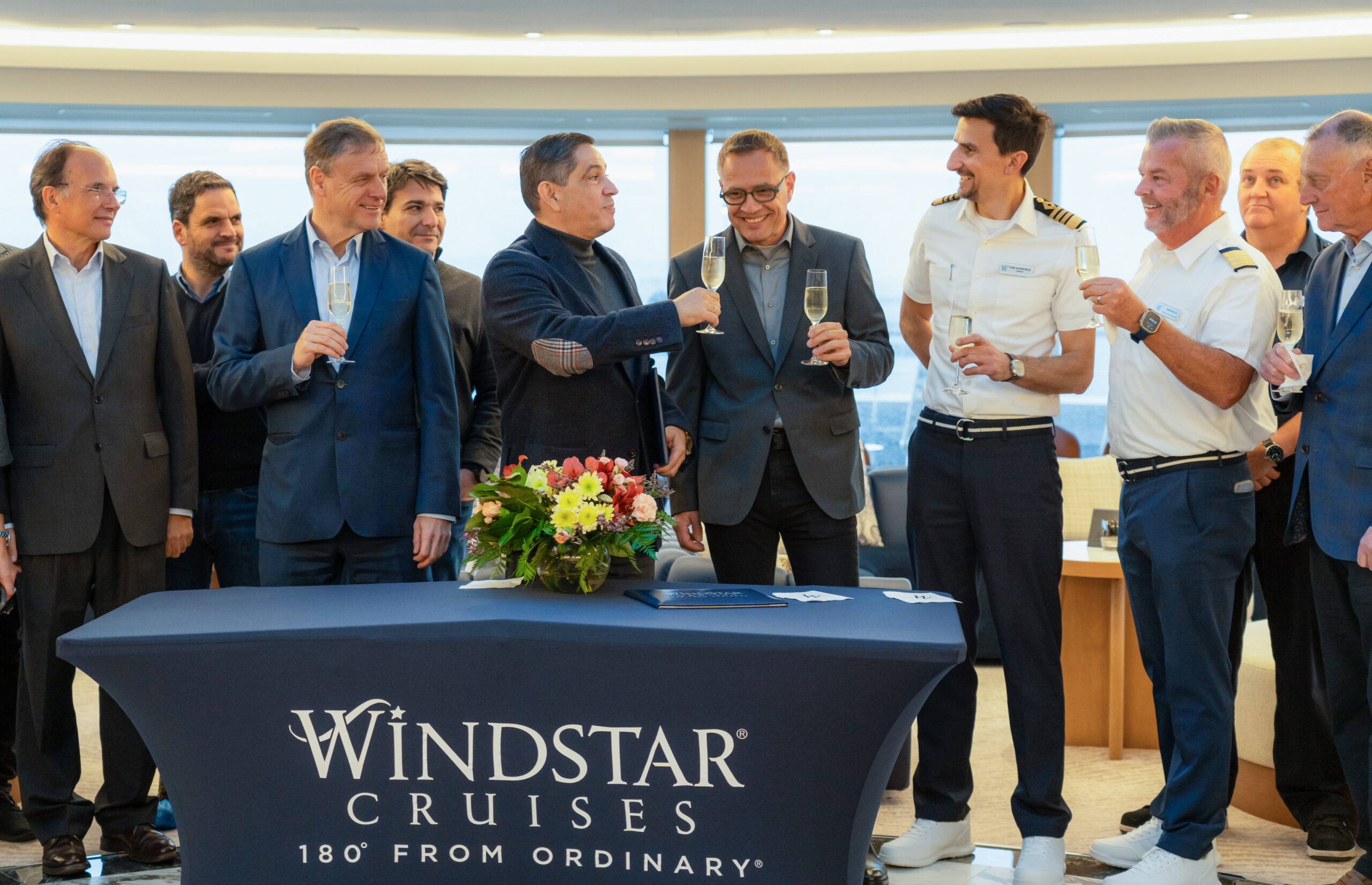 Windstar Cruises recibe oficialmente su nuevo yate Star Seeker