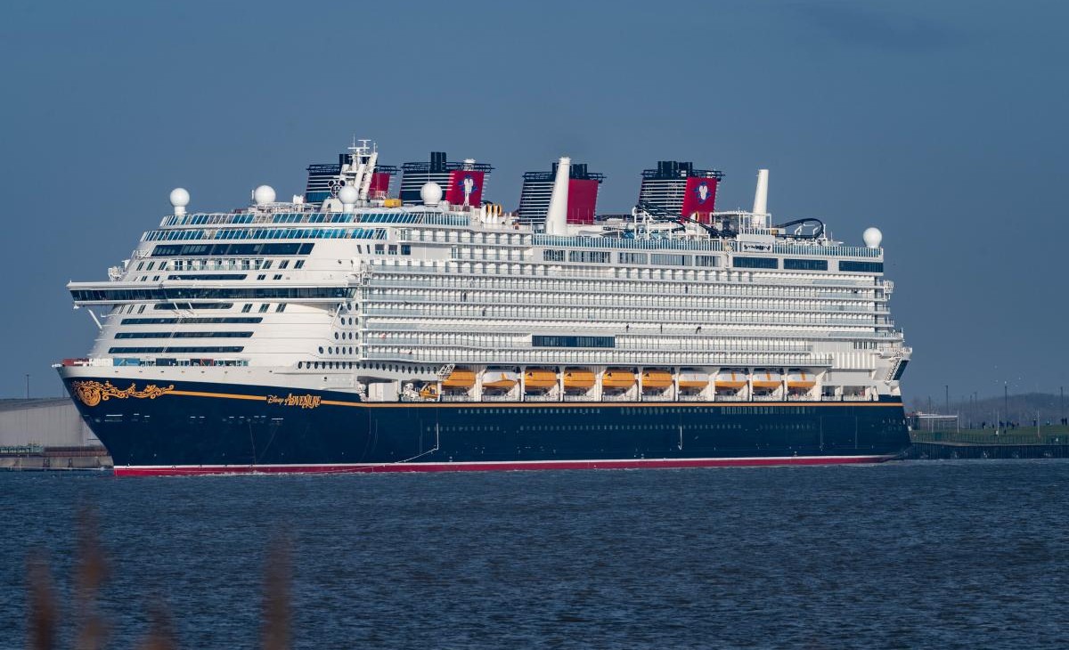 Disney recibe al Disney Adventure