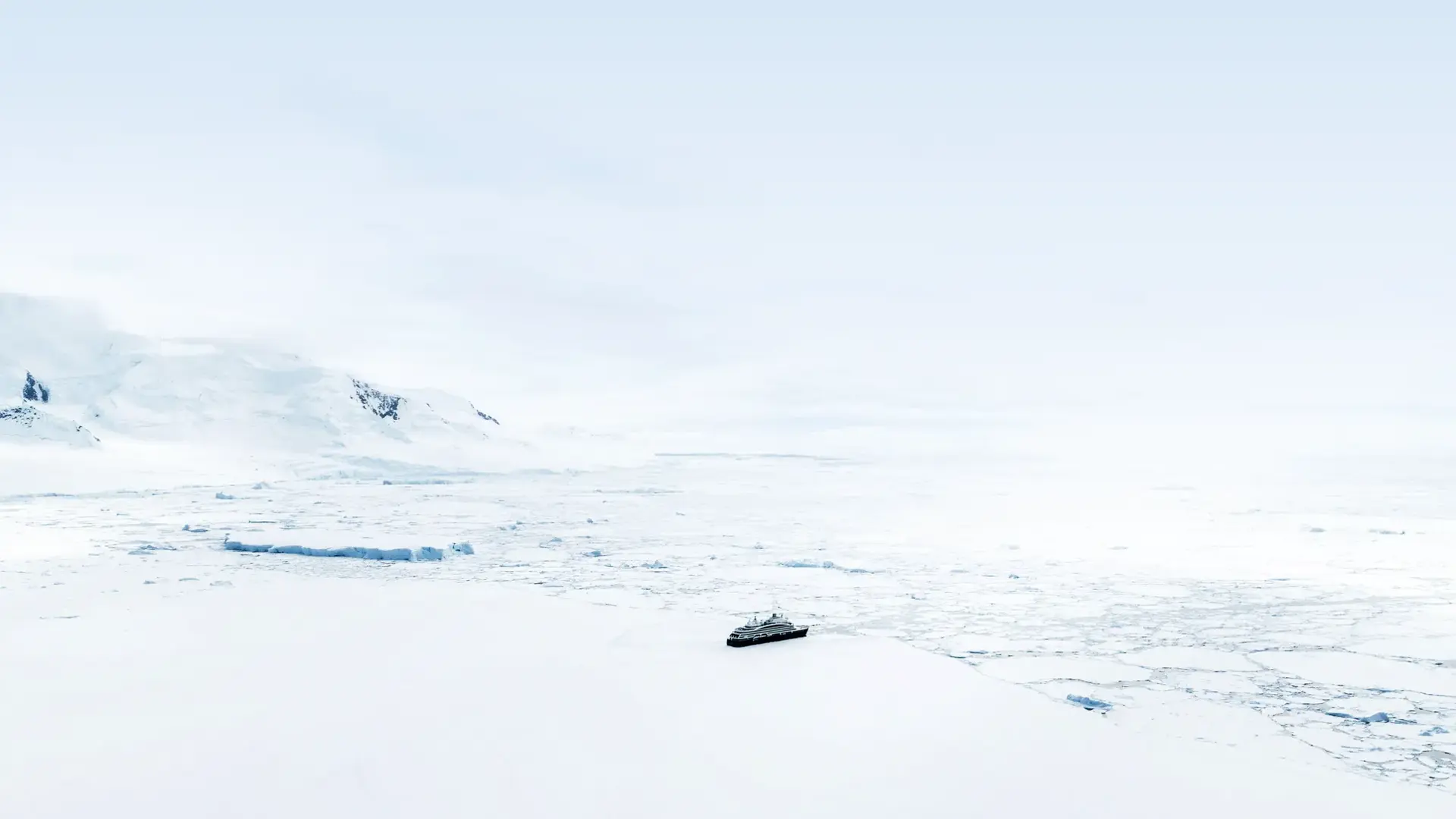 Vuelta completa a la Antártida con PONANT EXPLORATIONS