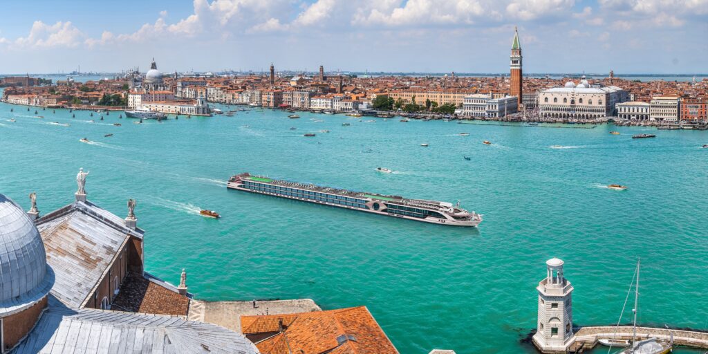 VIVA Unique en la laguna de Venecia, crucero fluvial por el Po